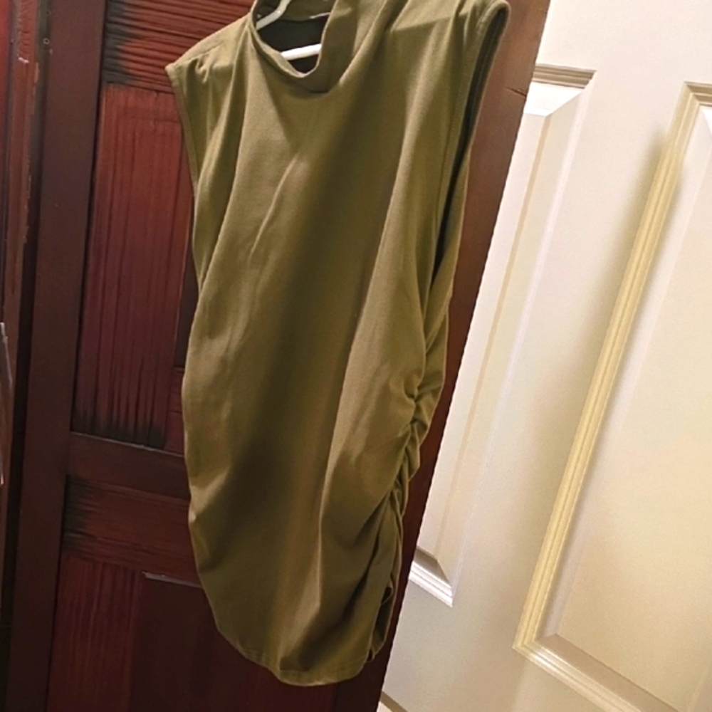 Olive Green Sleeveless Stretchy Top